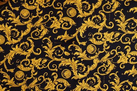 versace baroque print history